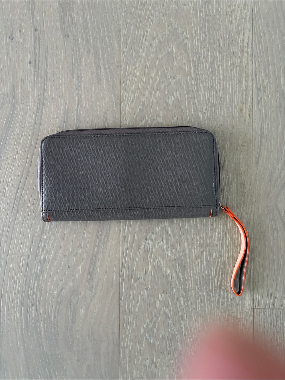 Guess Wallet - Picture 6 of 7